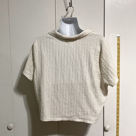 B.P Cropped Ivory V Neck Button with Loop Closure Short Sleeve Top Womens 3X - Picture 7 of 12